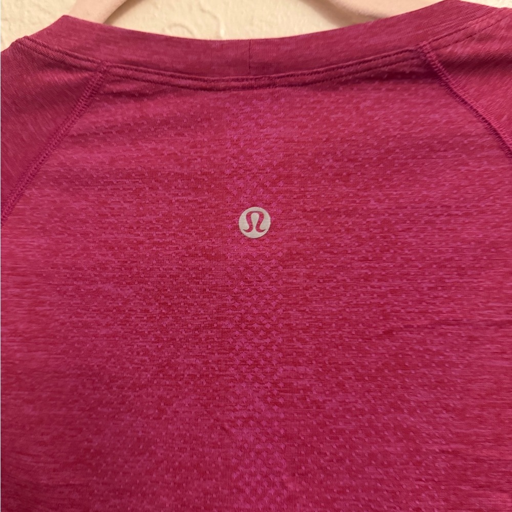 lululemon athletica Women's  Short Sleeve Tee - Picture 5 of 9